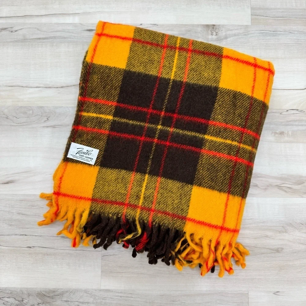 Vintage Wool Buffalo Fairbo fluff-loomed stadium throw blanket 70s gold brown
